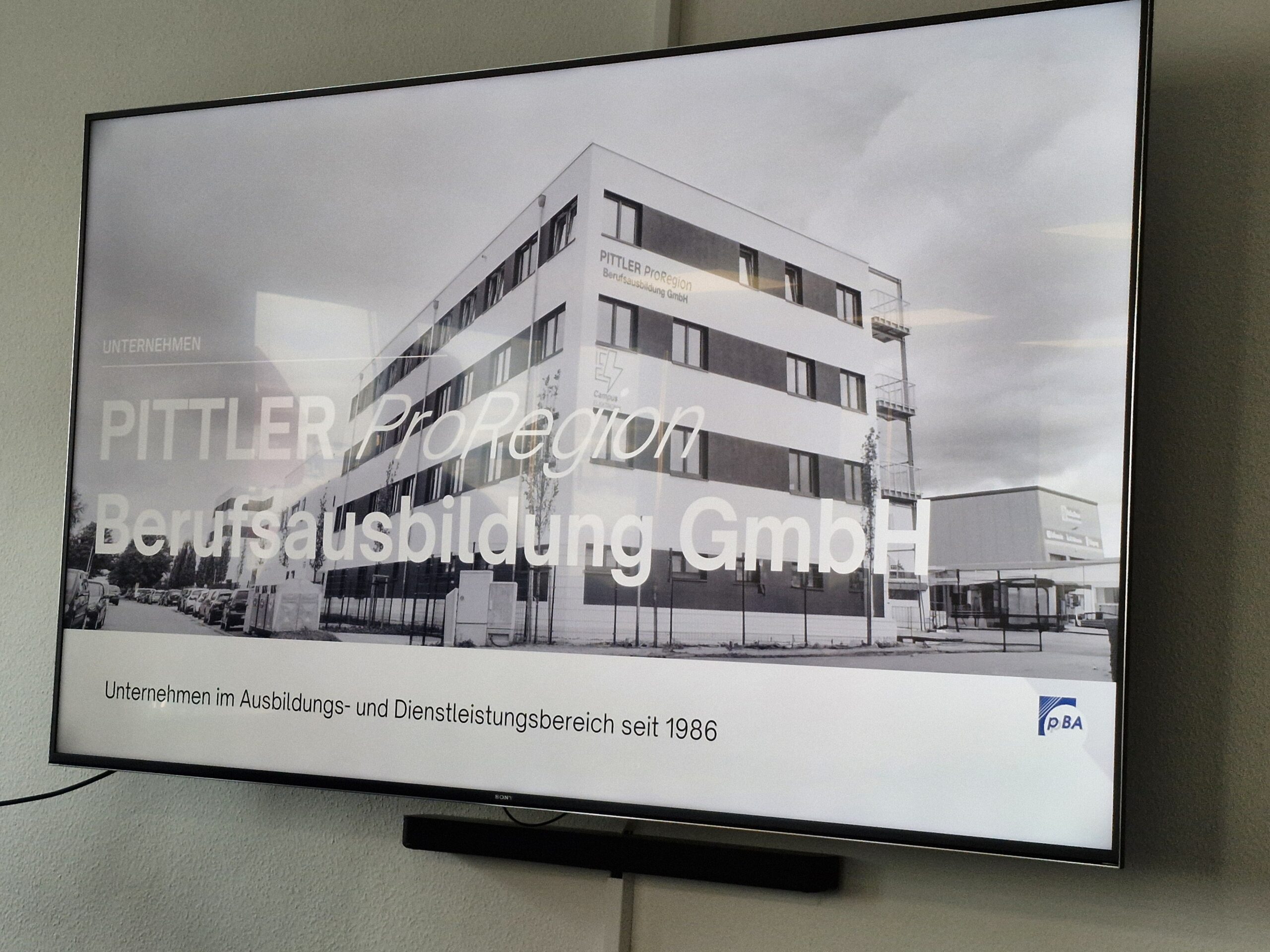 Kreisbereisung des Kreistages des Kreises Offenbach- Zukunft der Ausbildung im Fokus