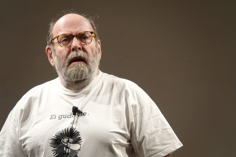 Veranstaltung mit dem „Ersten Allgemeinen Babenhäuser Pfarrer(!)-Kabarett