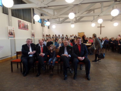 von links: Vorsitzender der SPD-Fraktion in Kreistag Werner Müller, stellvertretender Vorsitzender des SPD Unterbezirkes Ralf Kunert, Tochter von Ralf Kunert, Stadtrat Manfred Kreis, Fraktionsvorsitzender der SPD Seligenstadt Michael Gerheim