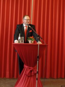 SPD-Ortsvereinsvorsitzender Peter Sulzmann bei seiner Begrüßung