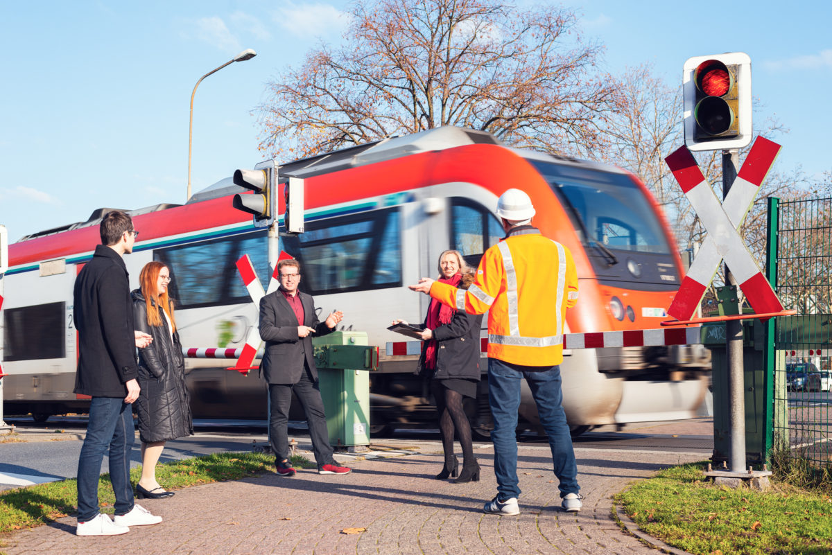 Und sie bewegt sich doch: Mit der Bahn im Stundentakt nach Frankfurt